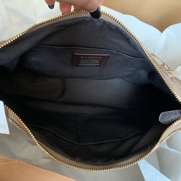 Coach - Picture 7 of 8